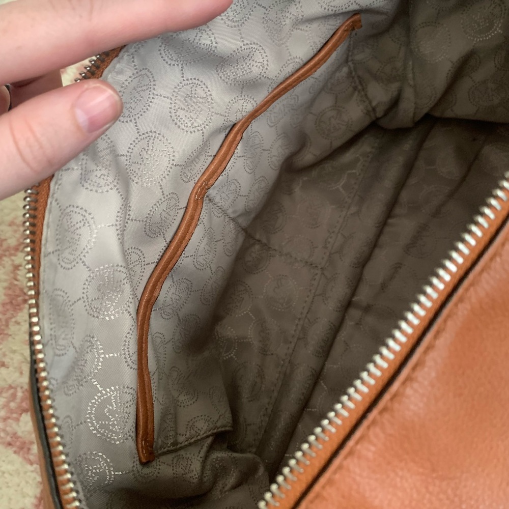 Michael Kors Sophie Top Zip Large Leather Bag - Picture 9 of 14